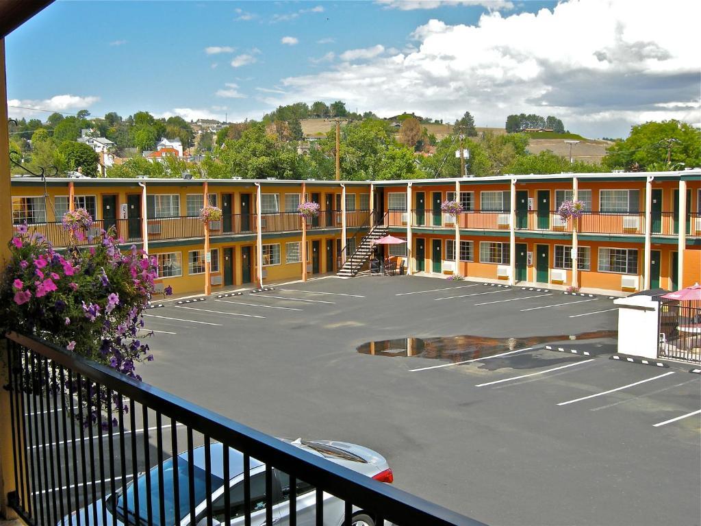 Americas Best Value Inn - Pendleton Buitenkant foto