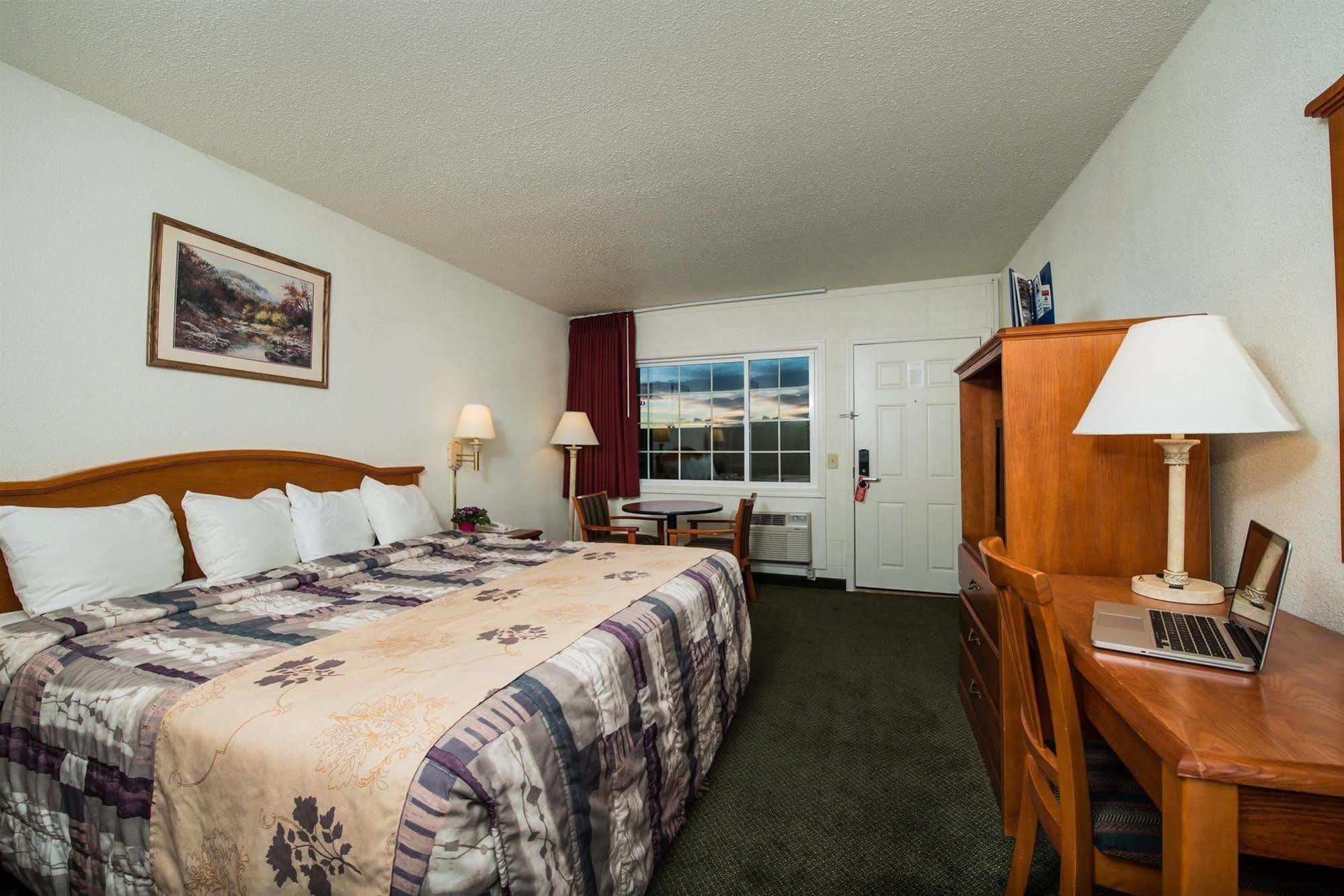 Americas Best Value Inn - Pendleton Buitenkant foto