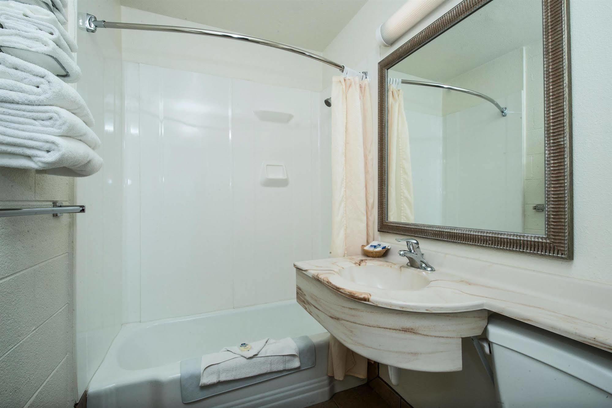 Americas Best Value Inn - Pendleton Buitenkant foto